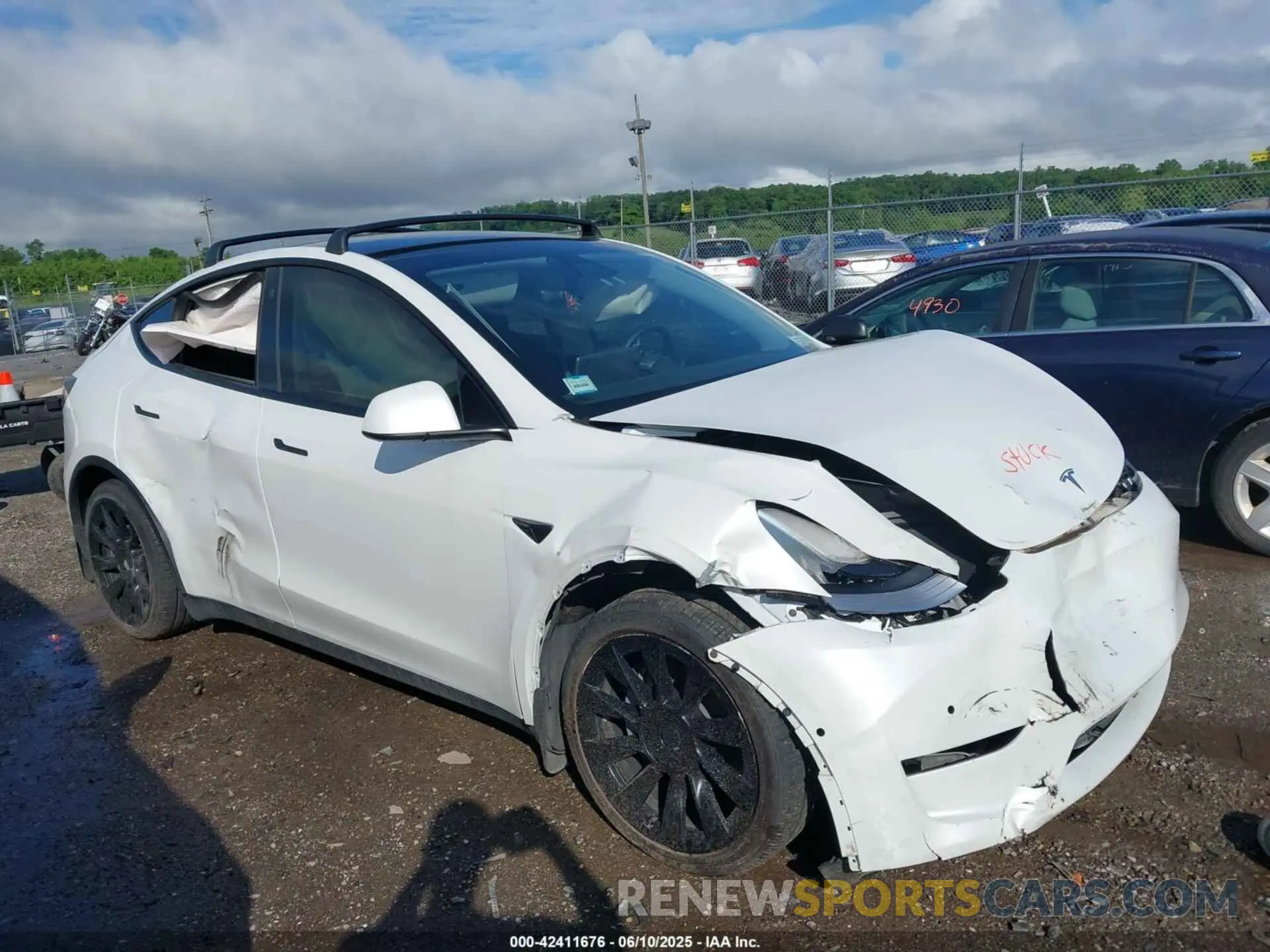 6 Photograph of a damaged car 5YJYGDEE5MF184000 TESLA MODEL Y 2021