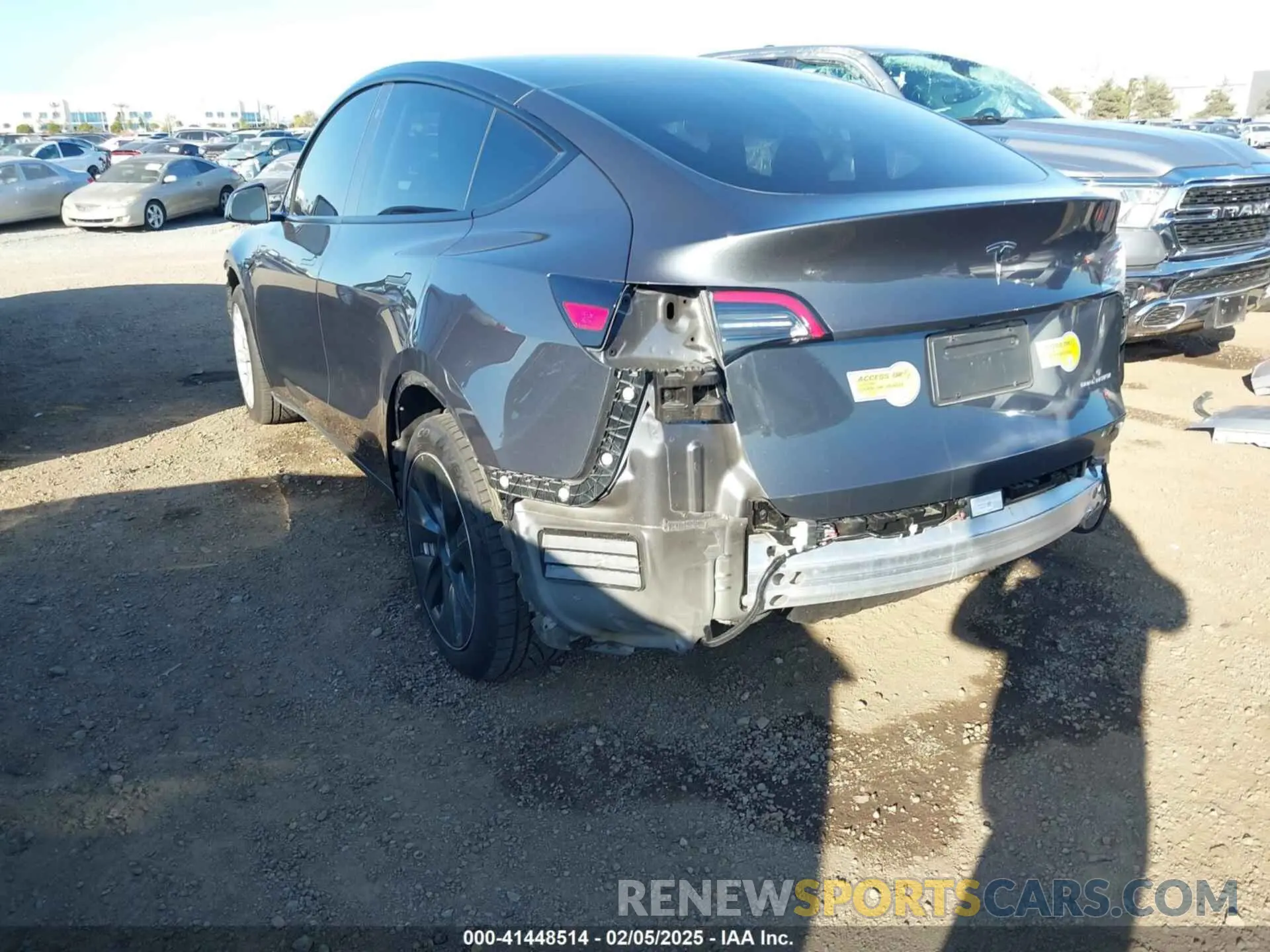 3 Photograph of a damaged car 5YJYGDEE5MF191142 TESLA MODEL Y 2021