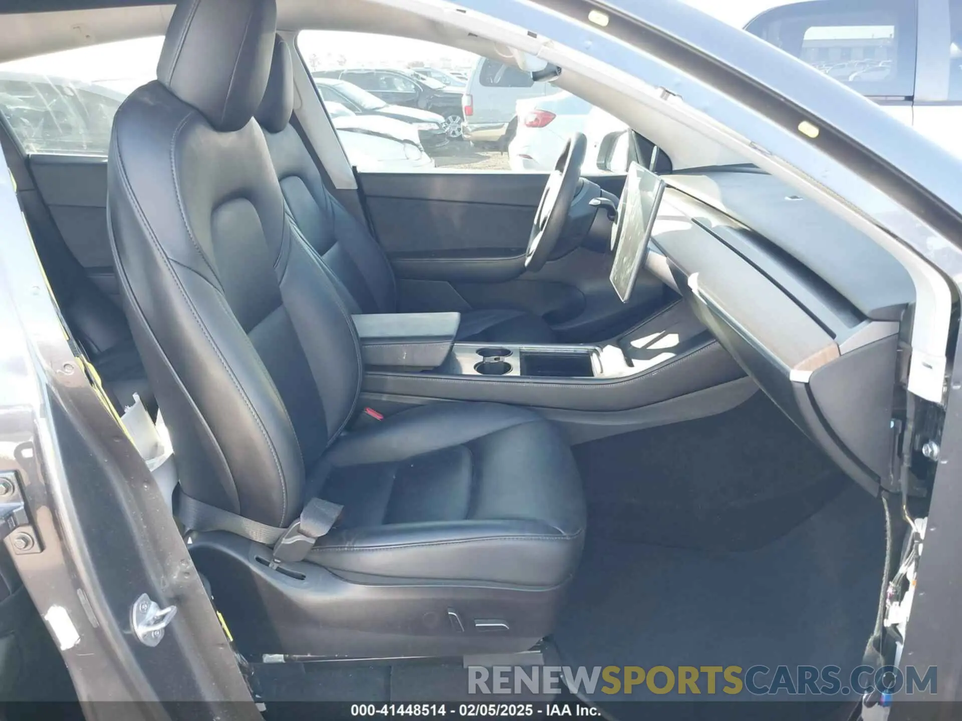5 Photograph of a damaged car 5YJYGDEE5MF191142 TESLA MODEL Y 2021