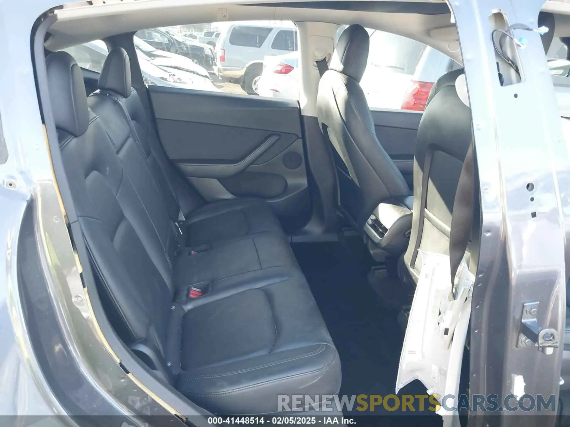 8 Photograph of a damaged car 5YJYGDEE5MF191142 TESLA MODEL Y 2021