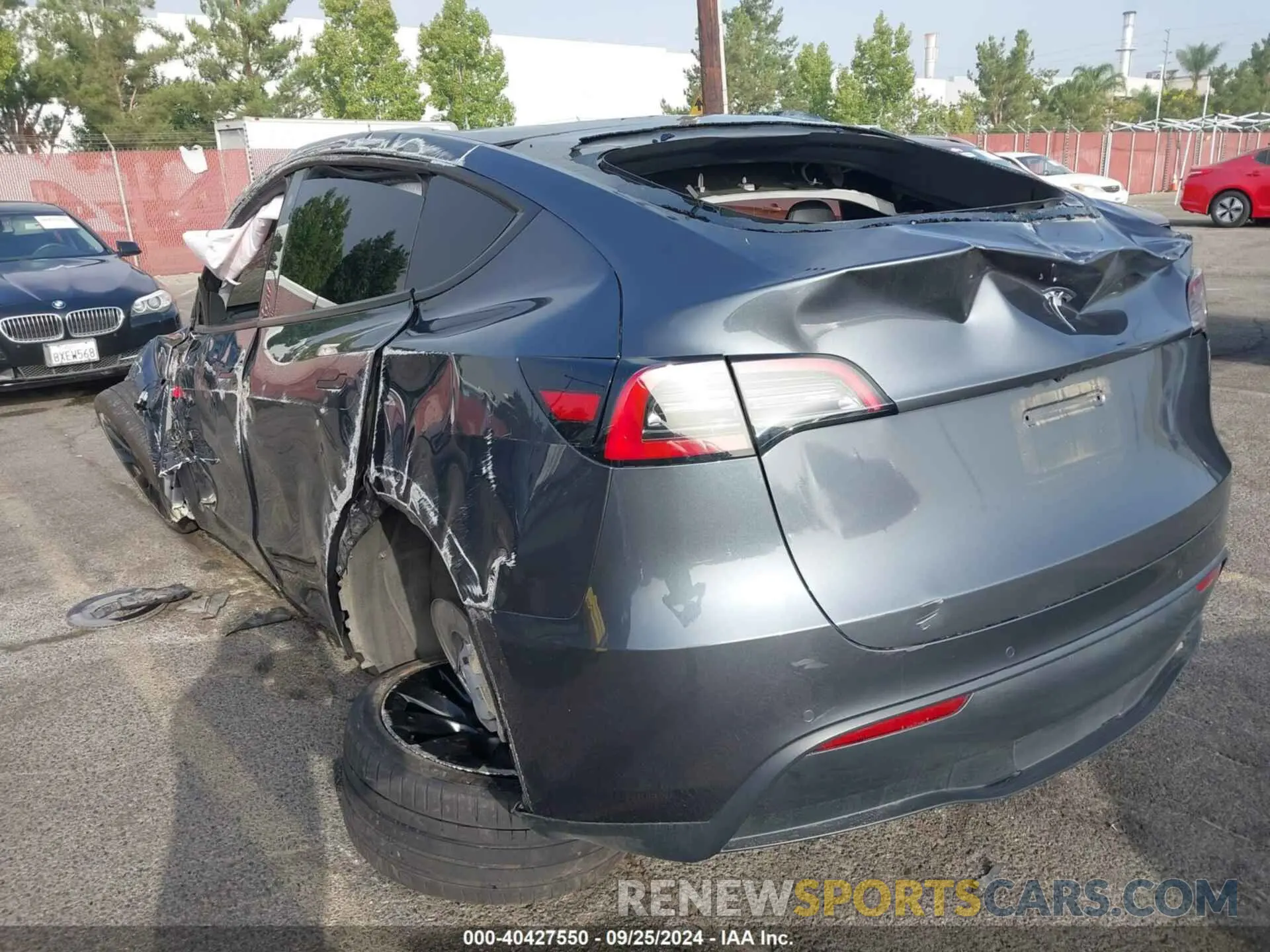 6 Photograph of a damaged car 5YJYGDEE5MF201054 TESLA MODEL Y 2021