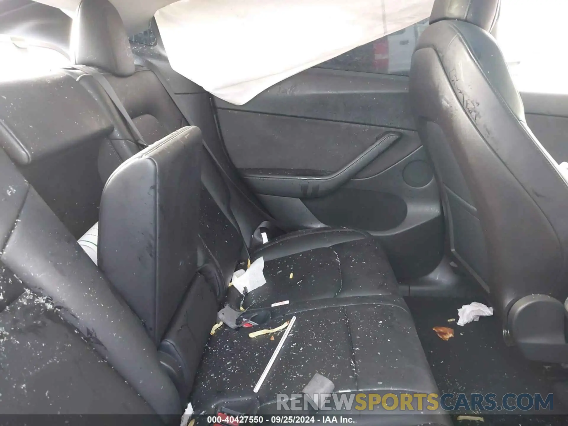 8 Photograph of a damaged car 5YJYGDEE5MF201054 TESLA MODEL Y 2021