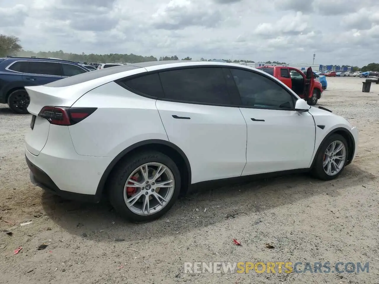 3 Photograph of a damaged car 5YJYGDEE5MF203130 TESLA MODEL Y 2021