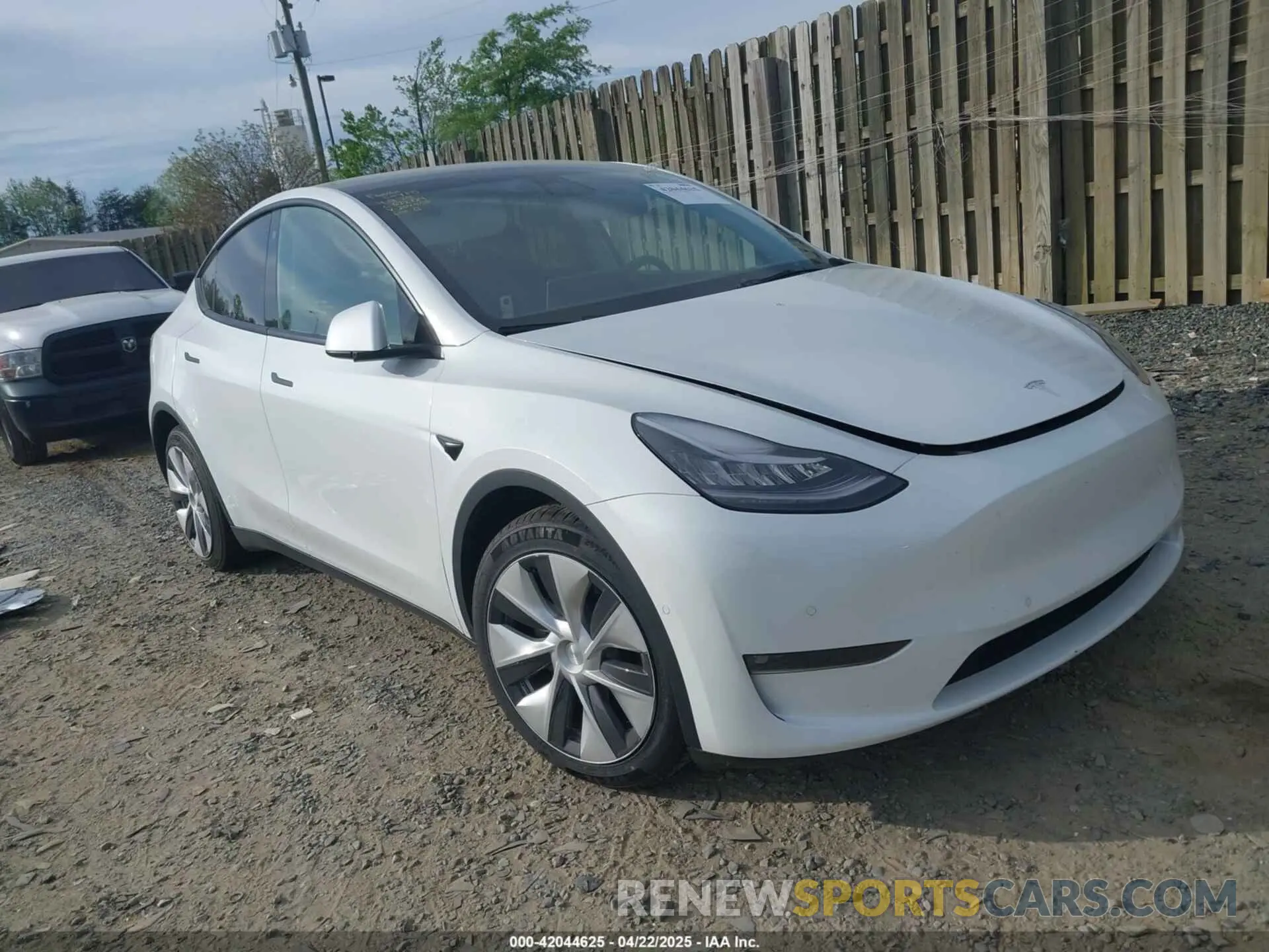 1 Photograph of a damaged car 5YJYGDEE5MF204908 TESLA MODEL Y 2021