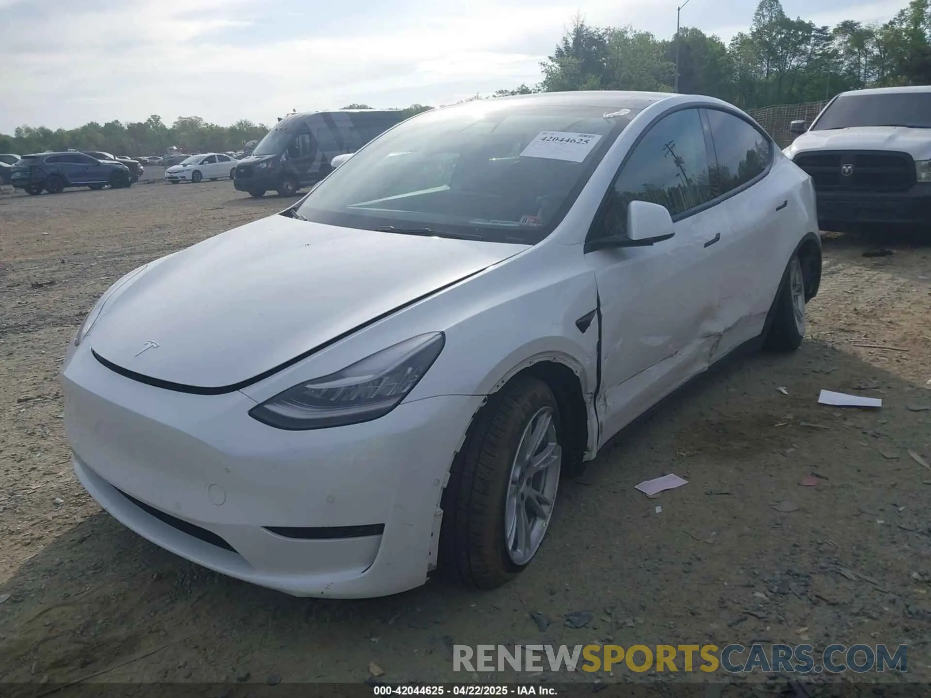 2 Photograph of a damaged car 5YJYGDEE5MF204908 TESLA MODEL Y 2021