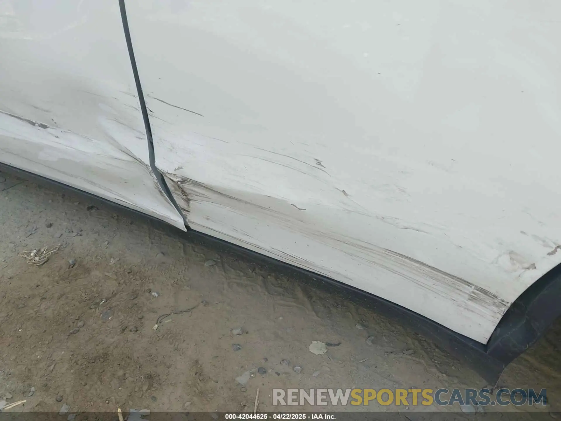 20 Photograph of a damaged car 5YJYGDEE5MF204908 TESLA MODEL Y 2021