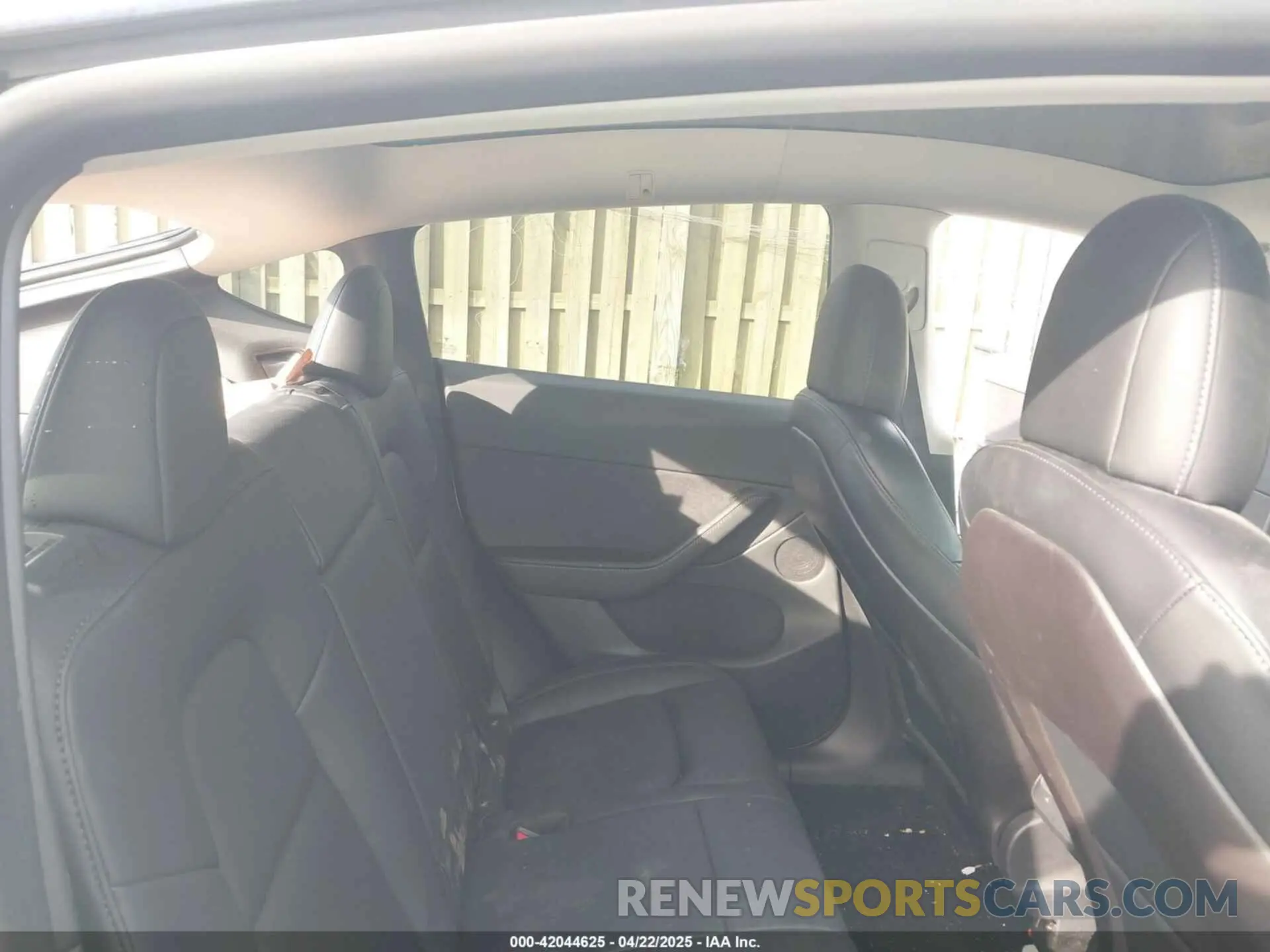 8 Photograph of a damaged car 5YJYGDEE5MF204908 TESLA MODEL Y 2021
