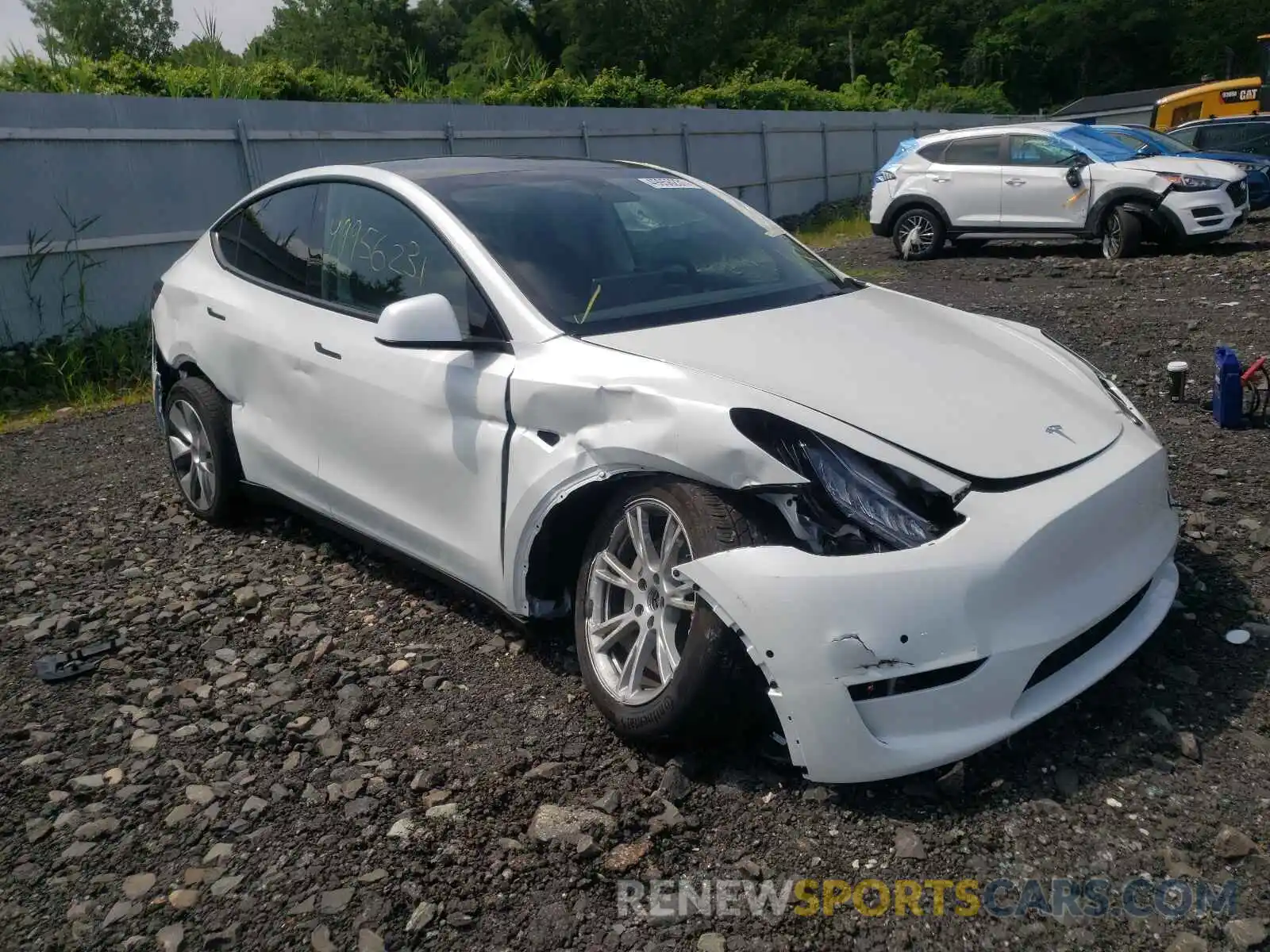 1 Photograph of a damaged car 5YJYGDEE5MF207761 TESLA MODEL Y 2021