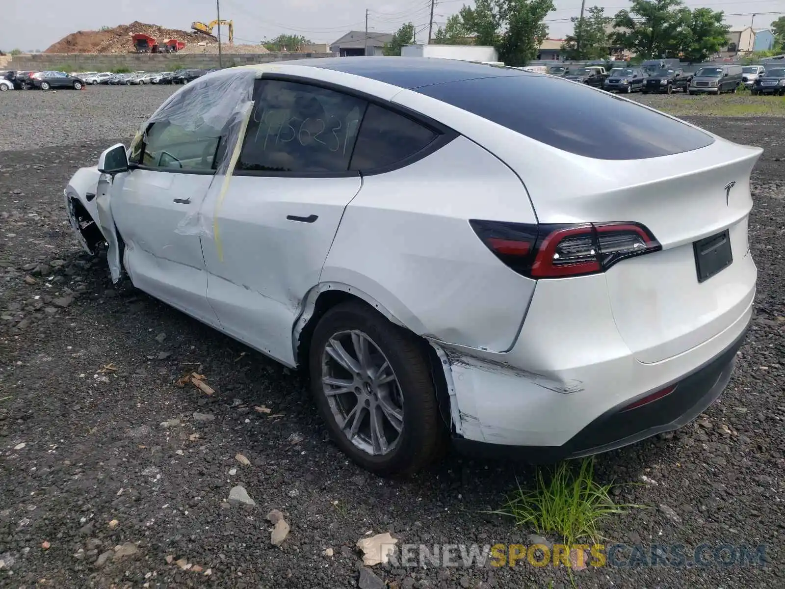 3 Photograph of a damaged car 5YJYGDEE5MF207761 TESLA MODEL Y 2021