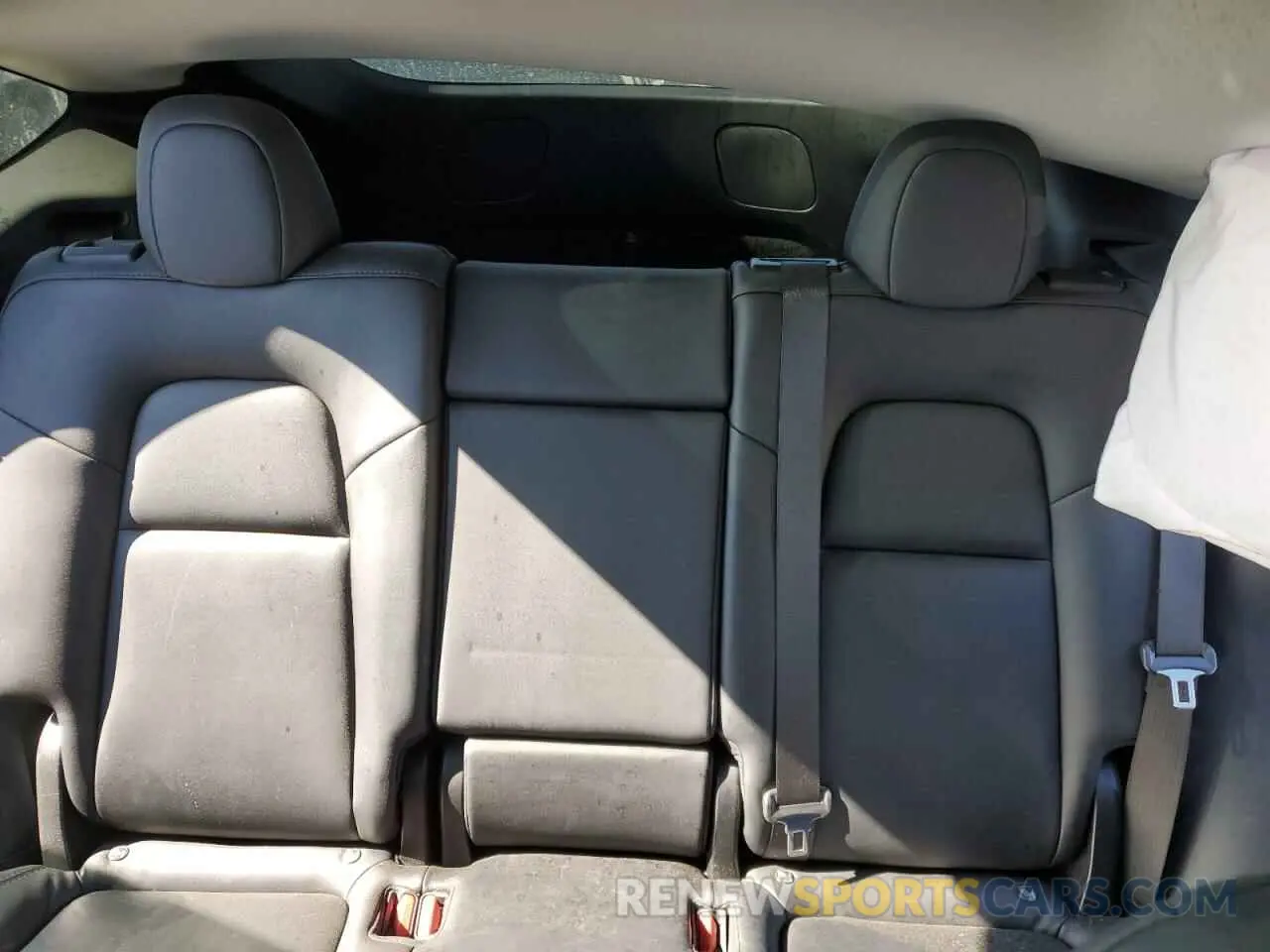 10 Photograph of a damaged car 5YJYGDEE5MF211051 TESLA MODEL Y 2021