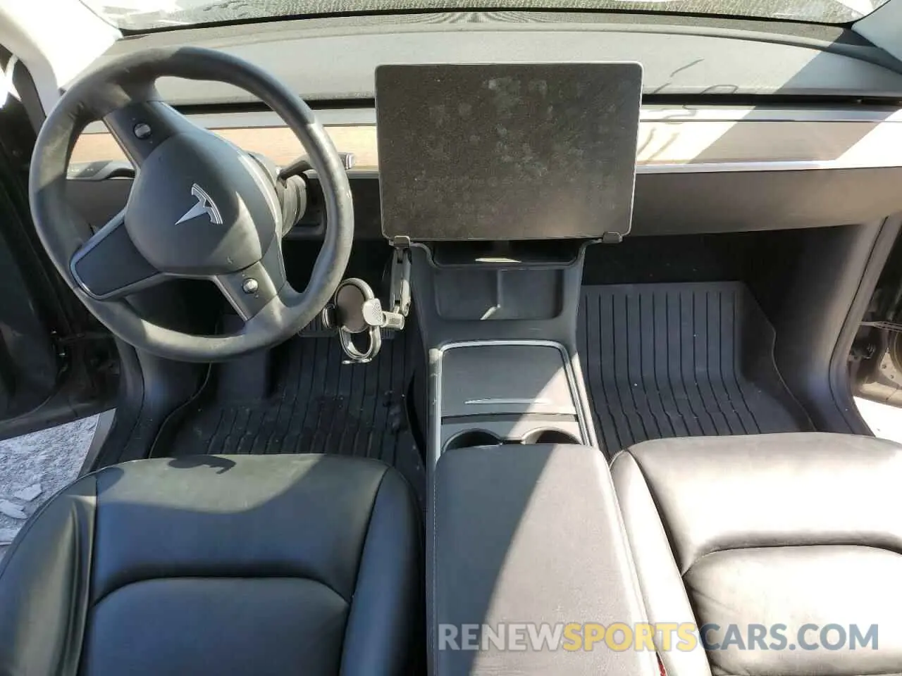8 Photograph of a damaged car 5YJYGDEE5MF211051 TESLA MODEL Y 2021