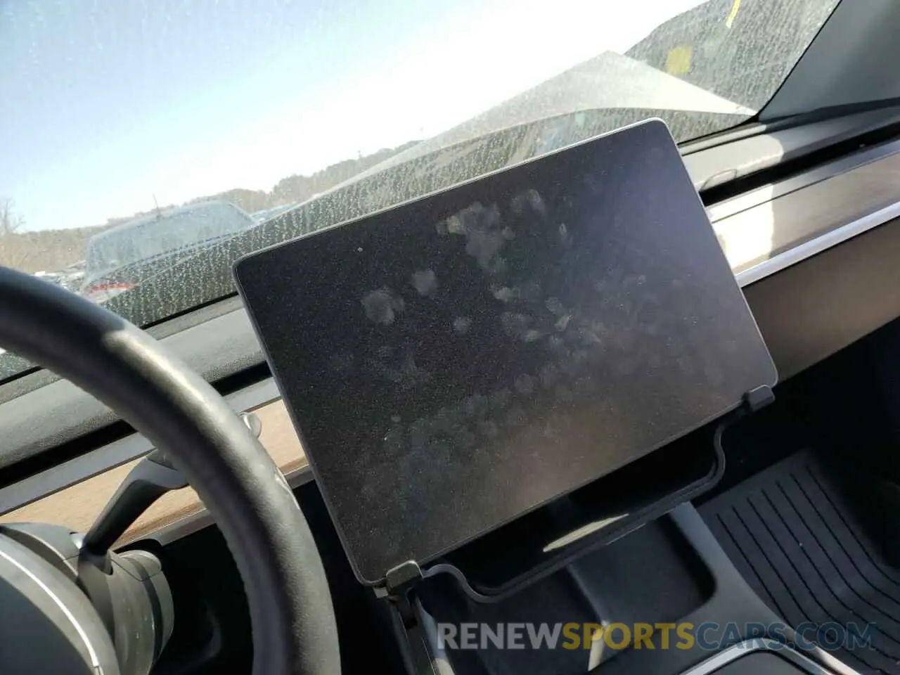 9 Photograph of a damaged car 5YJYGDEE5MF211051 TESLA MODEL Y 2021