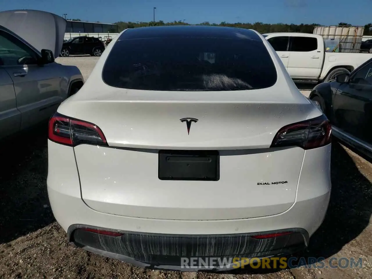 6 Photograph of a damaged car 5YJYGDEE5MF228867 TESLA MODEL Y 2021