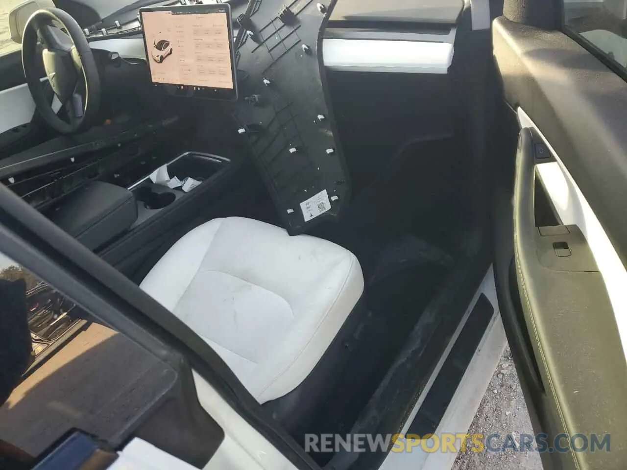 8 Photograph of a damaged car 5YJYGDEE5MF228867 TESLA MODEL Y 2021