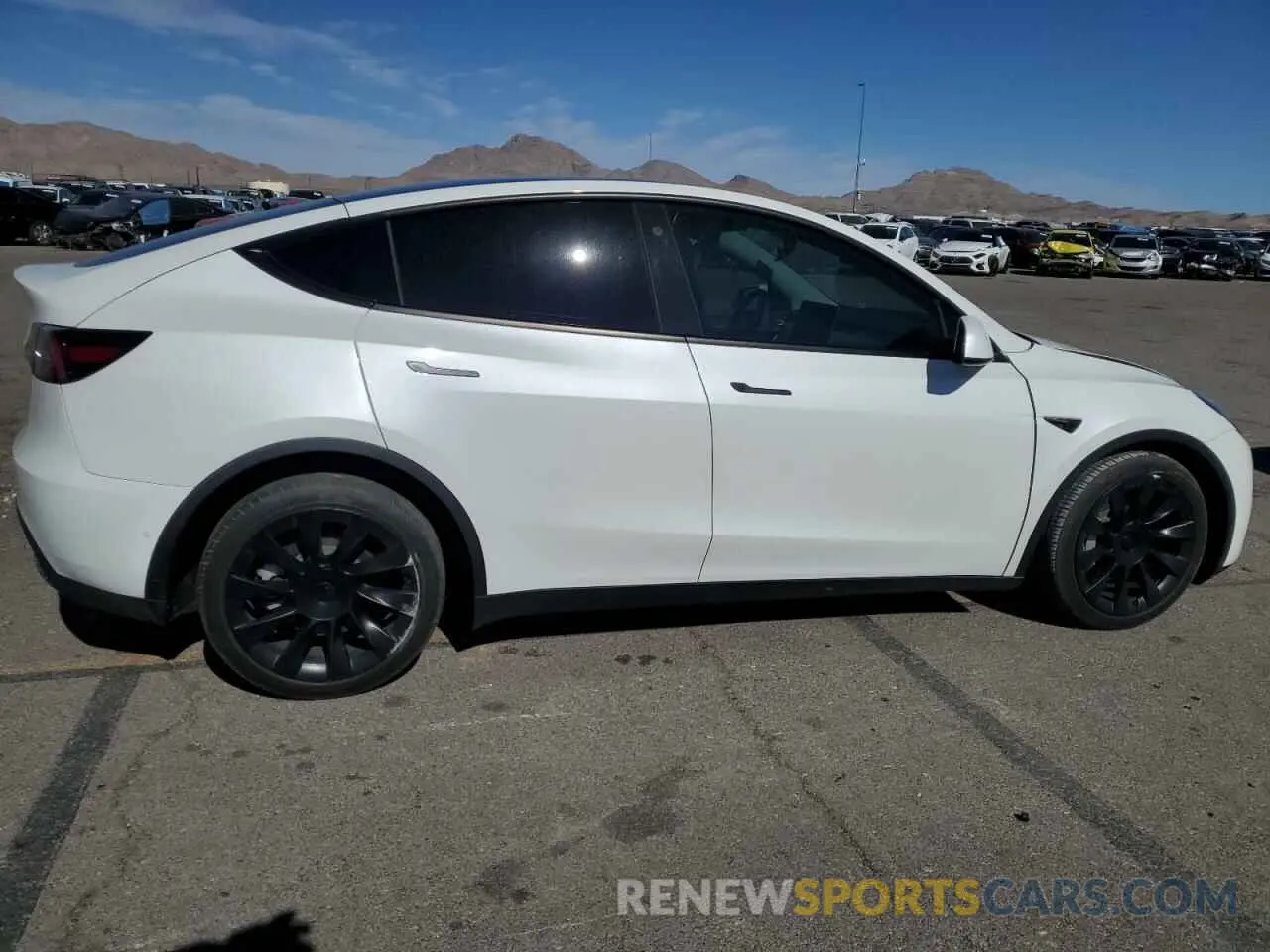 3 Photograph of a damaged car 5YJYGDEE5MF233499 TESLA MODEL Y 2021