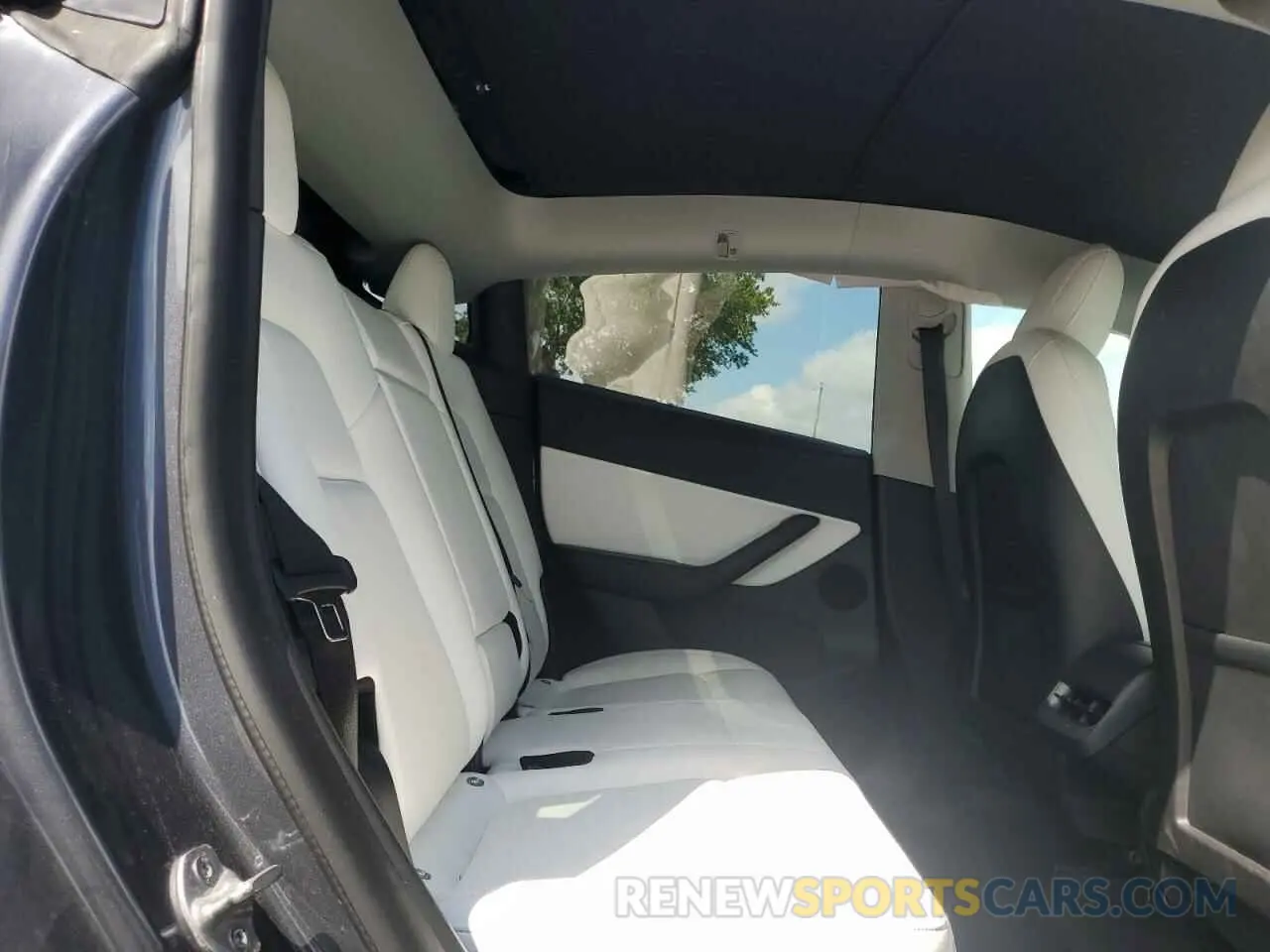 10 Photograph of a damaged car 5YJYGDEE5MF248486 TESLA MODEL Y 2021