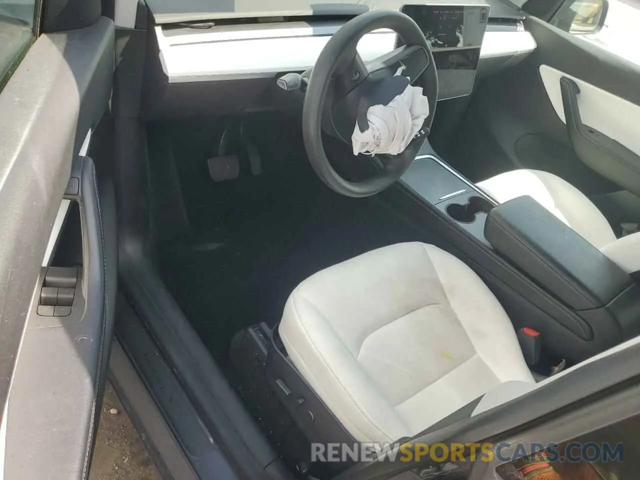 8 Photograph of a damaged car 5YJYGDEE5MF248486 TESLA MODEL Y 2021