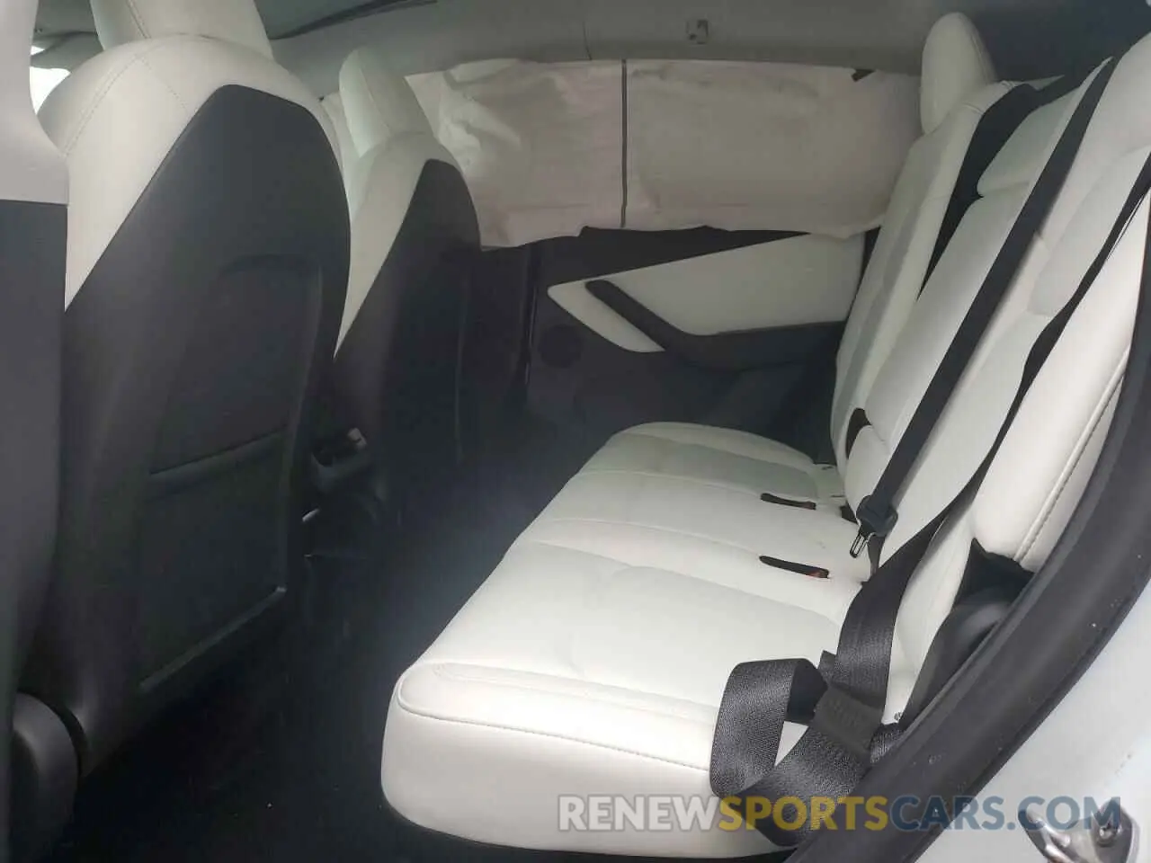 11 Photograph of a damaged car 5YJYGDEE5MF249167 TESLA MODEL Y 2021