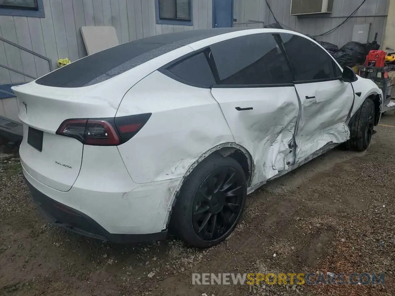 3 Photograph of a damaged car 5YJYGDEE5MF249167 TESLA MODEL Y 2021