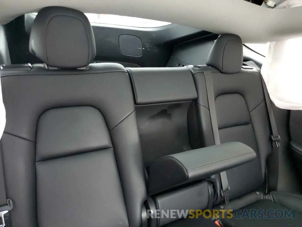 11 Photograph of a damaged car 5YJYGDEE5MF259729 TESLA MODEL Y 2021