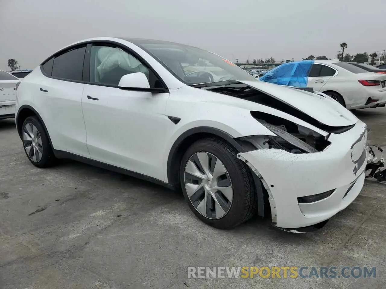 4 Photograph of a damaged car 5YJYGDEE5MF259729 TESLA MODEL Y 2021