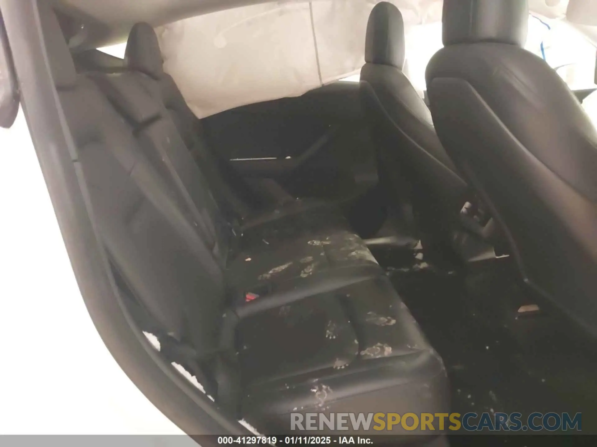 8 Photograph of a damaged car 5YJYGDEE5MF266034 TESLA MODEL Y 2021
