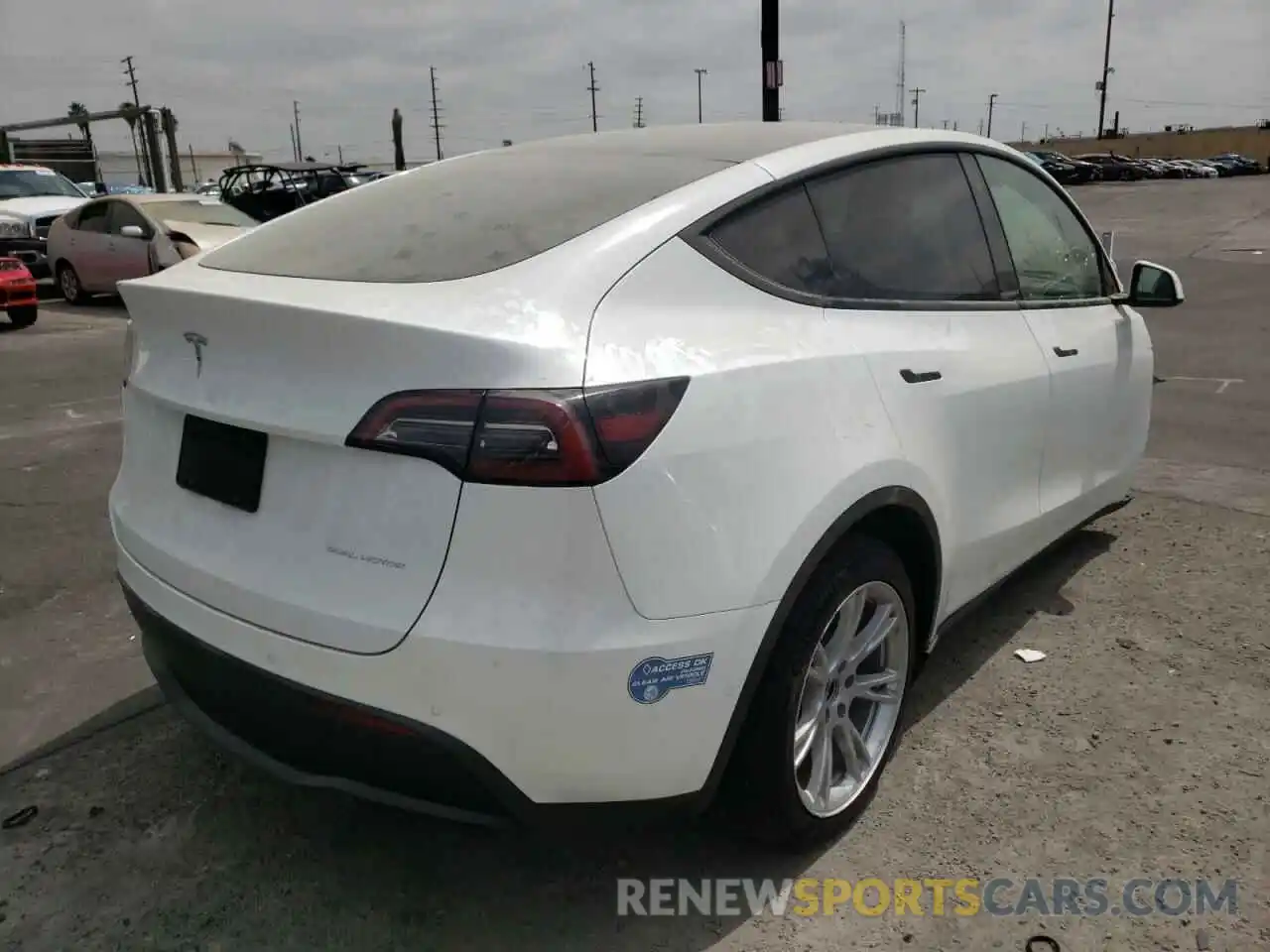 4 Photograph of a damaged car 5YJYGDEE5MF270245 TESLA MODEL Y 2021