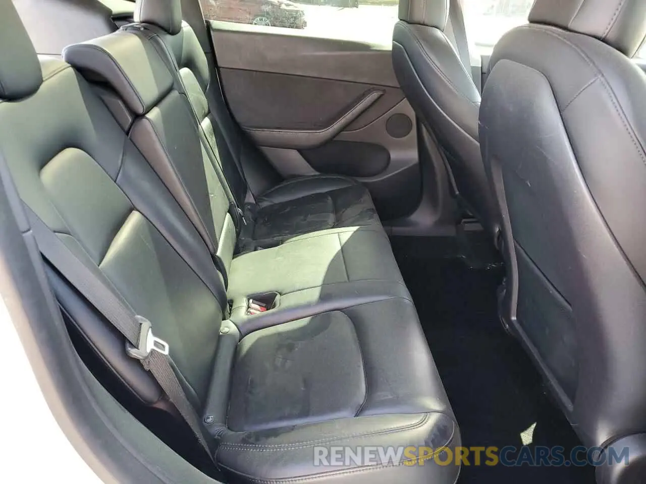 10 Photograph of a damaged car 5YJYGDEE5MF275302 TESLA MODEL Y 2021