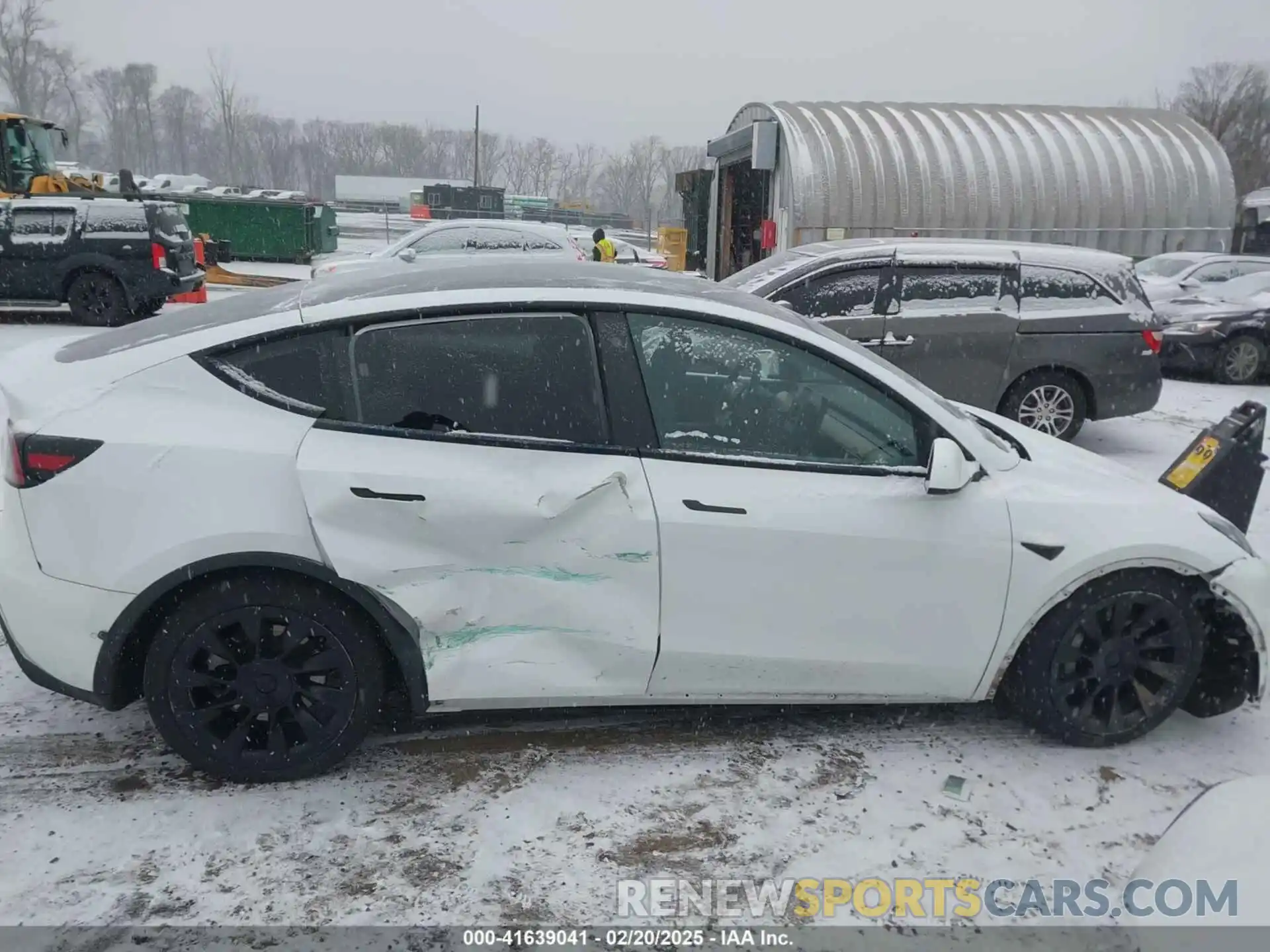 13 Photograph of a damaged car 5YJYGDEE5MF279477 TESLA MODEL Y 2021