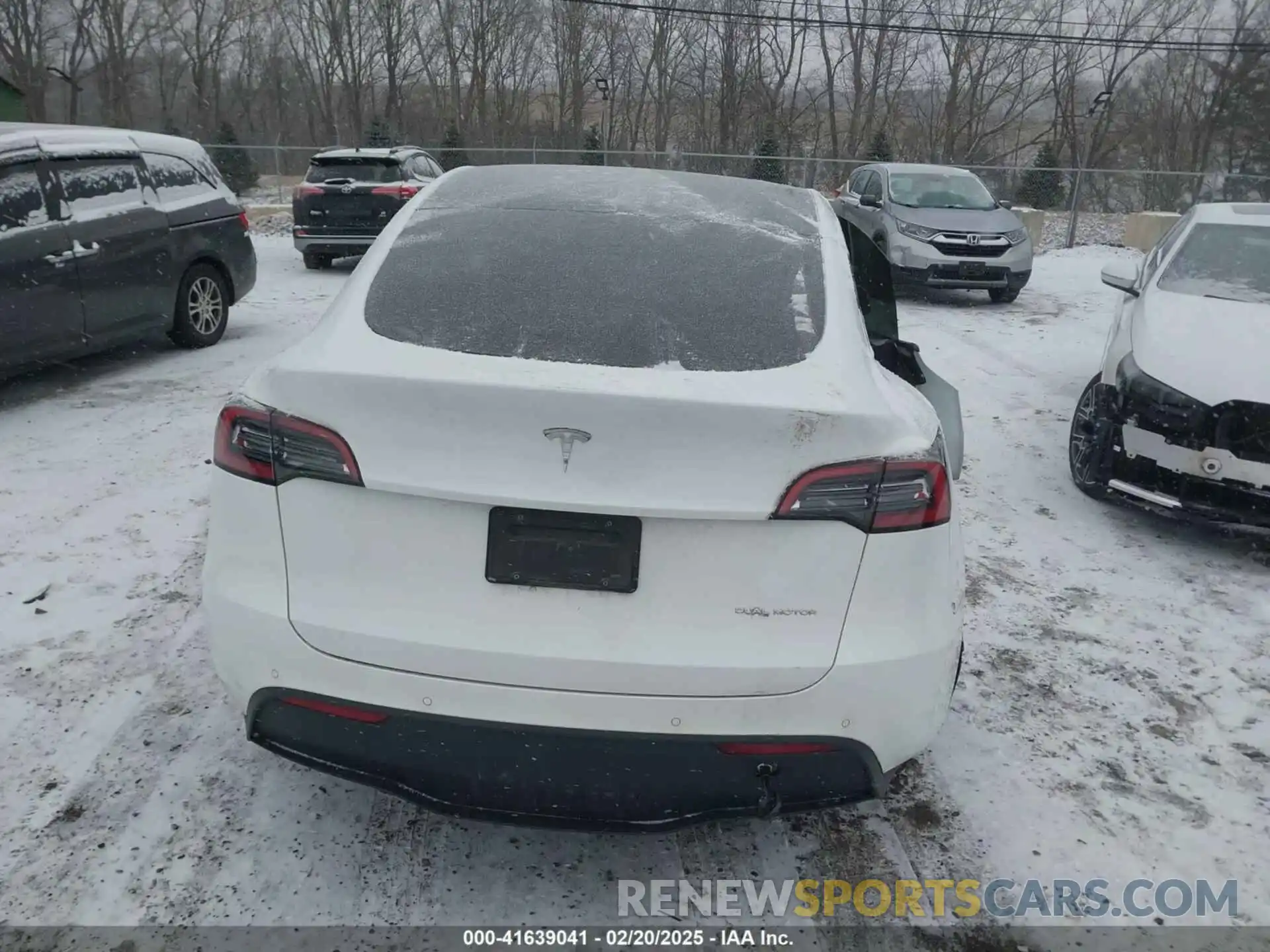 16 Photograph of a damaged car 5YJYGDEE5MF279477 TESLA MODEL Y 2021