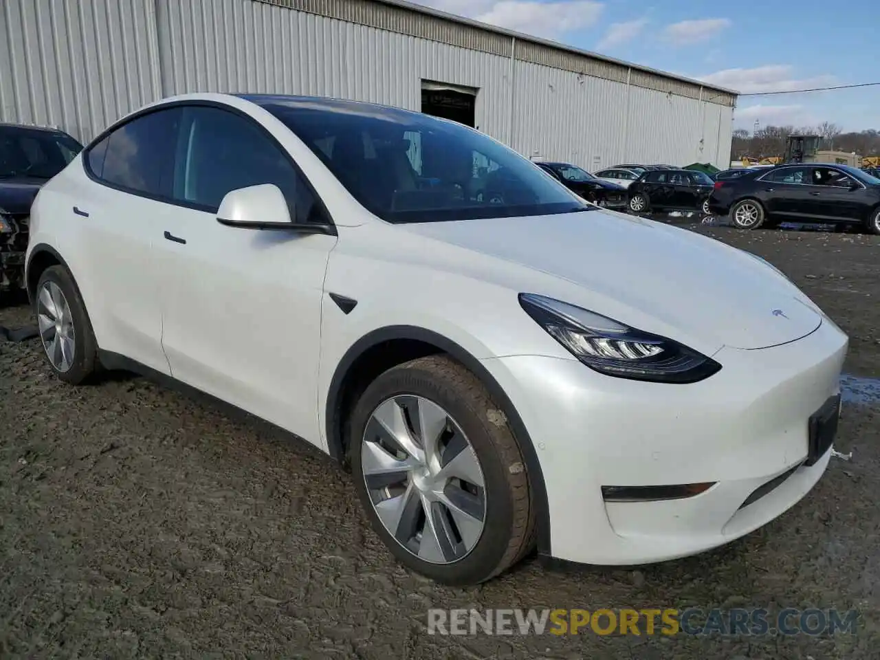 4 Photograph of a damaged car 5YJYGDEE5MF280872 TESLA MODEL Y 2021