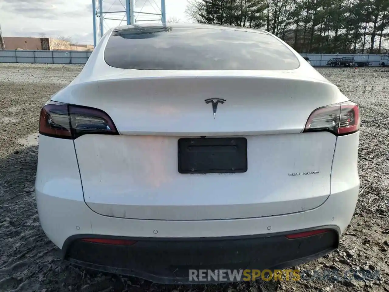 6 Photograph of a damaged car 5YJYGDEE5MF280872 TESLA MODEL Y 2021