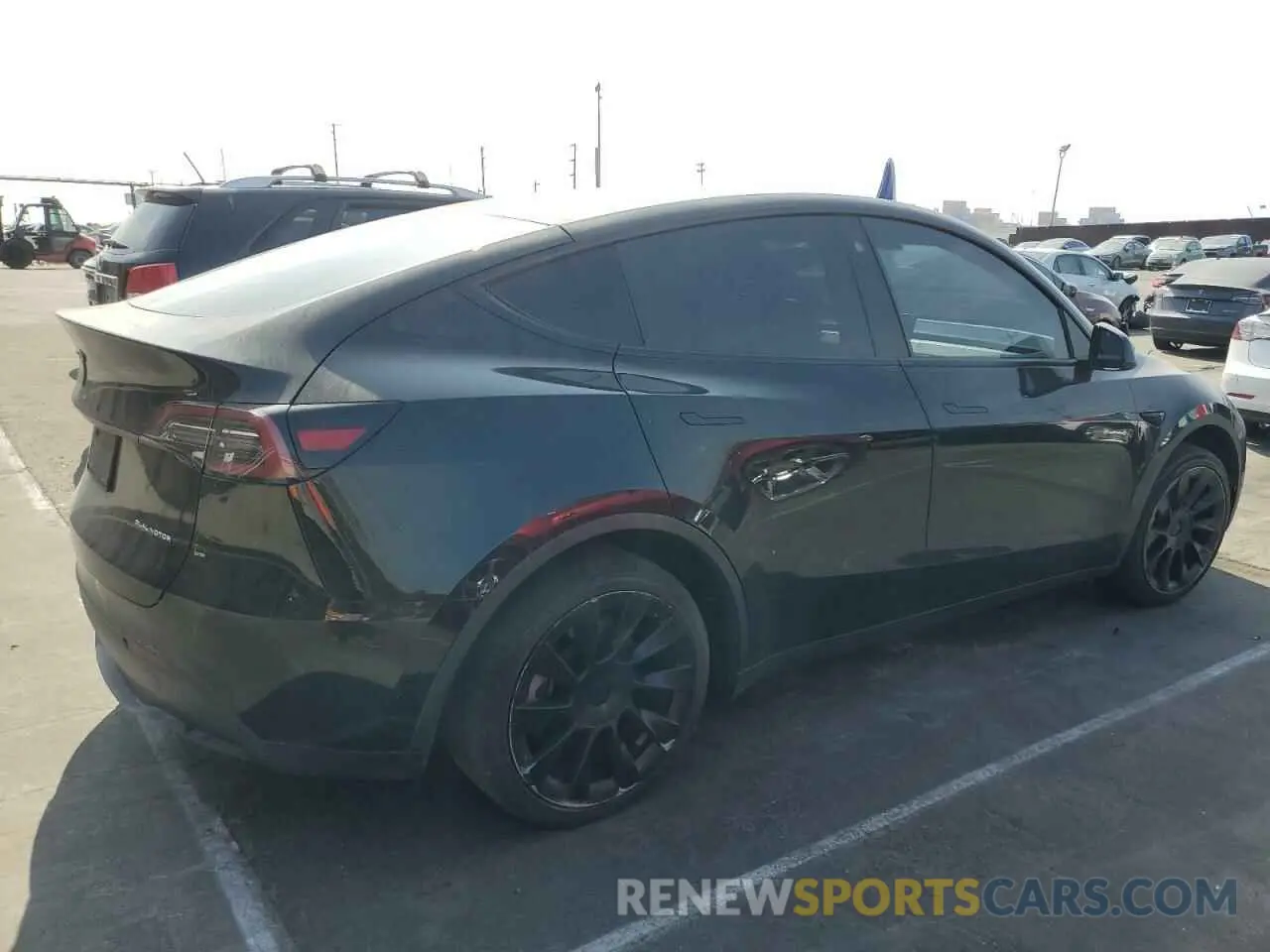 3 Photograph of a damaged car 5YJYGDEE5MF282363 TESLA MODEL Y 2021