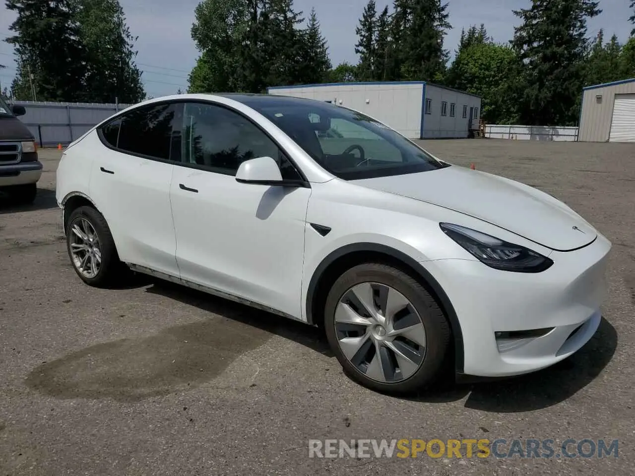 4 Photograph of a damaged car 5YJYGDEE5MF285098 TESLA MODEL Y 2021