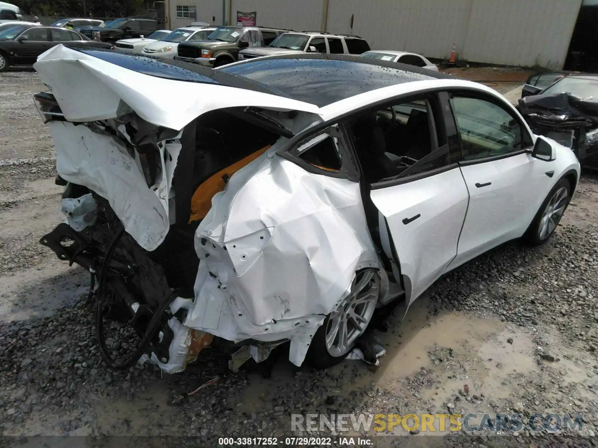 4 Photograph of a damaged car 5YJYGDEE5MF285635 TESLA MODEL Y 2021