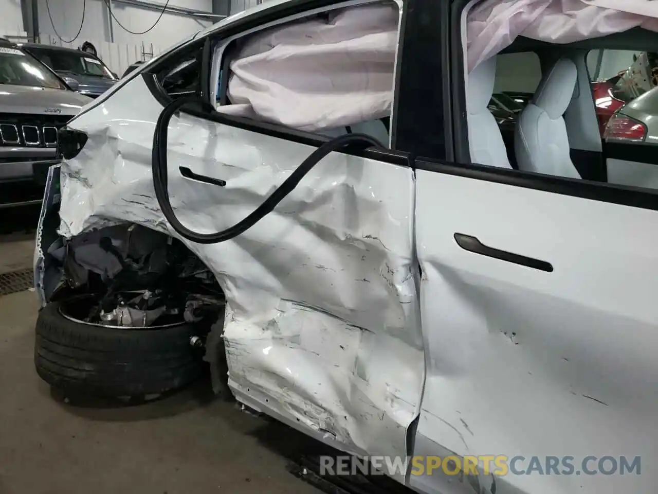 10 Photograph of a damaged car 5YJYGDEE5MF294125 TESLA MODEL Y 2021