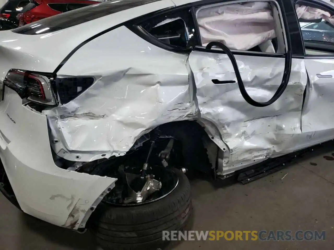 9 Photograph of a damaged car 5YJYGDEE5MF294125 TESLA MODEL Y 2021