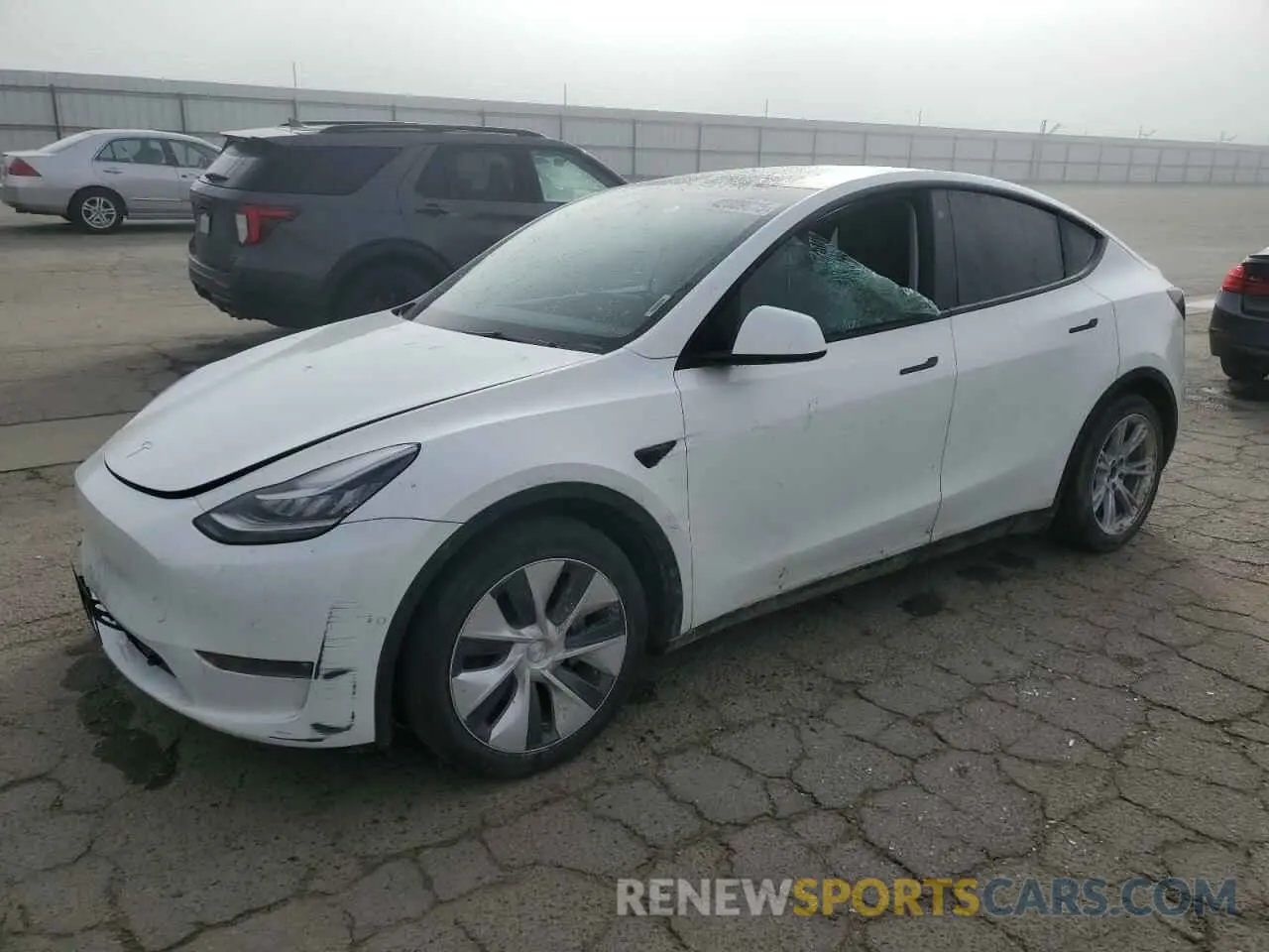1 Photograph of a damaged car 5YJYGDEE5MF304619 TESLA MODEL Y 2021