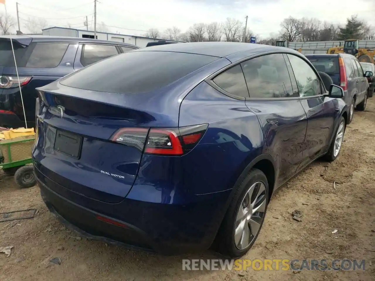 4 Photograph of a damaged car 5YJYGDEE6MF064366 TESLA MODEL Y 2021