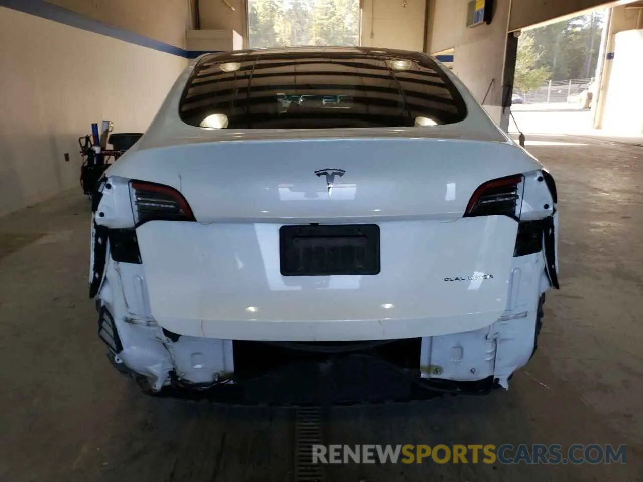 6 Photograph of a damaged car 5YJYGDEE6MF065212 TESLA MODEL Y 2021