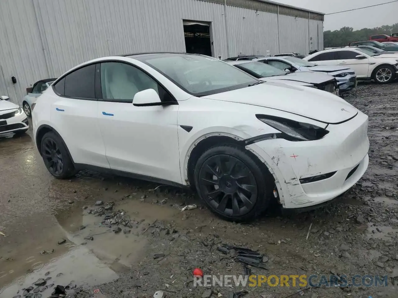 4 Photograph of a damaged car 5YJYGDEE6MF068126 TESLA MODEL Y 2021