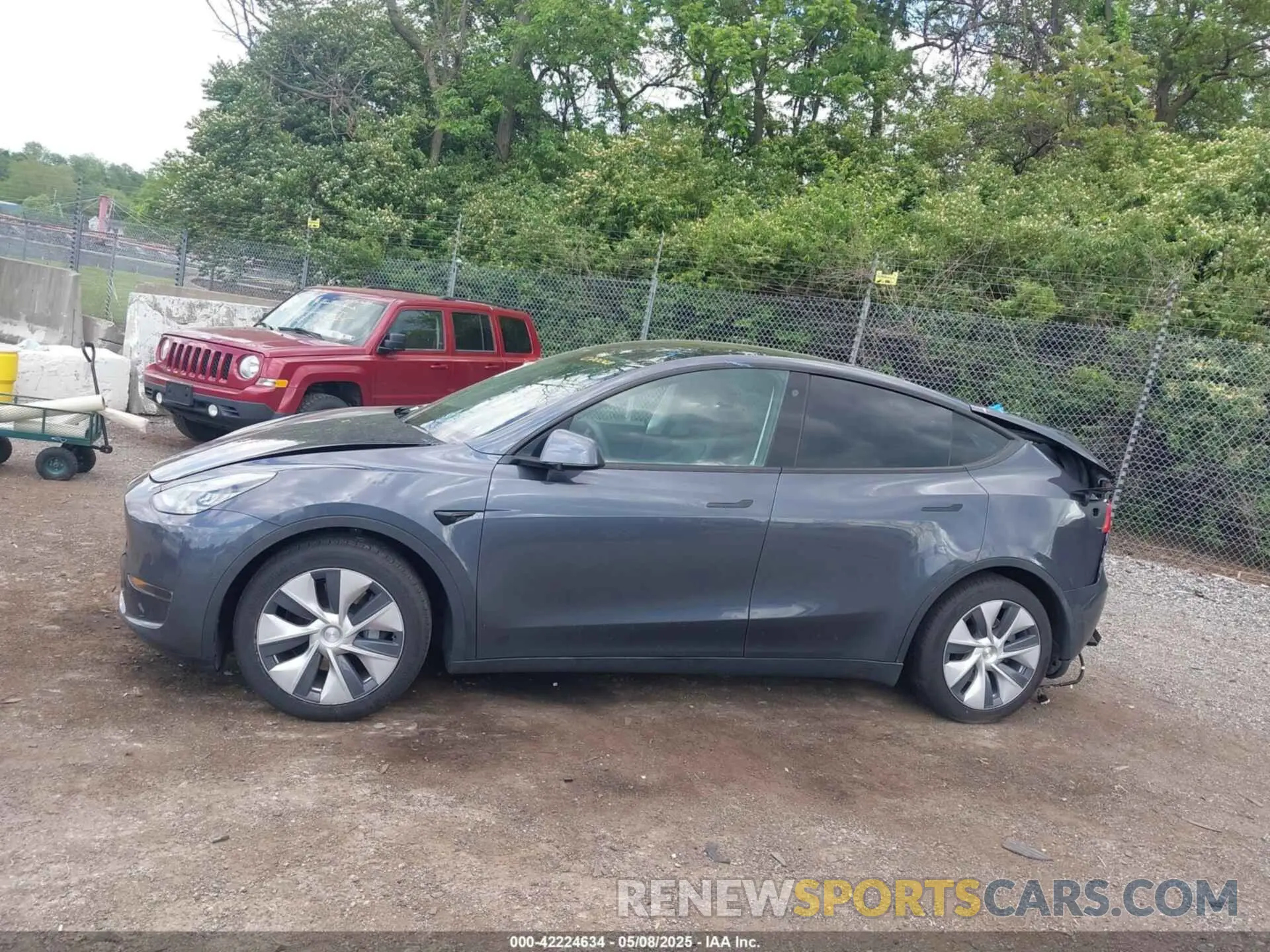 14 Photograph of a damaged car 5YJYGDEE6MF070068 TESLA MODEL Y 2021