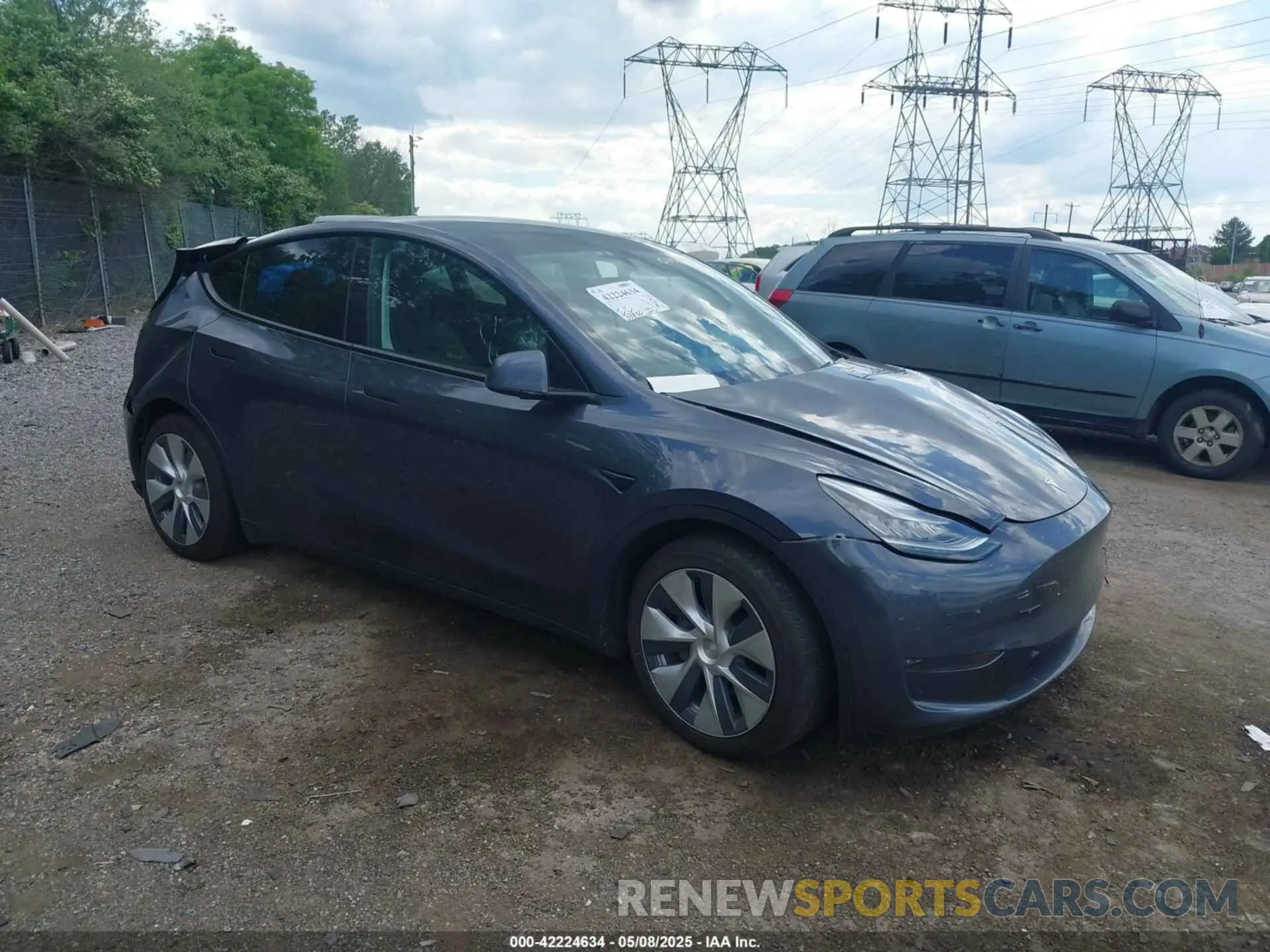 19 Photograph of a damaged car 5YJYGDEE6MF070068 TESLA MODEL Y 2021