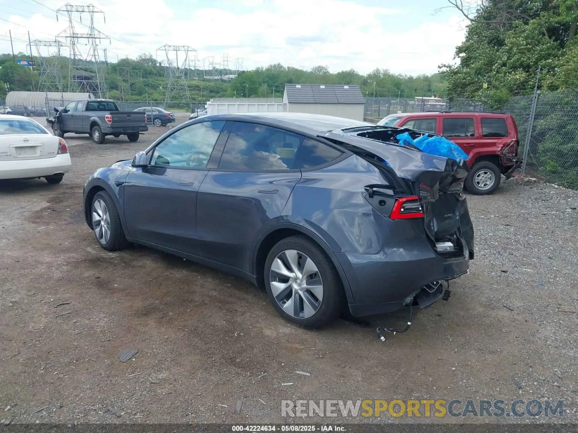 3 Photograph of a damaged car 5YJYGDEE6MF070068 TESLA MODEL Y 2021