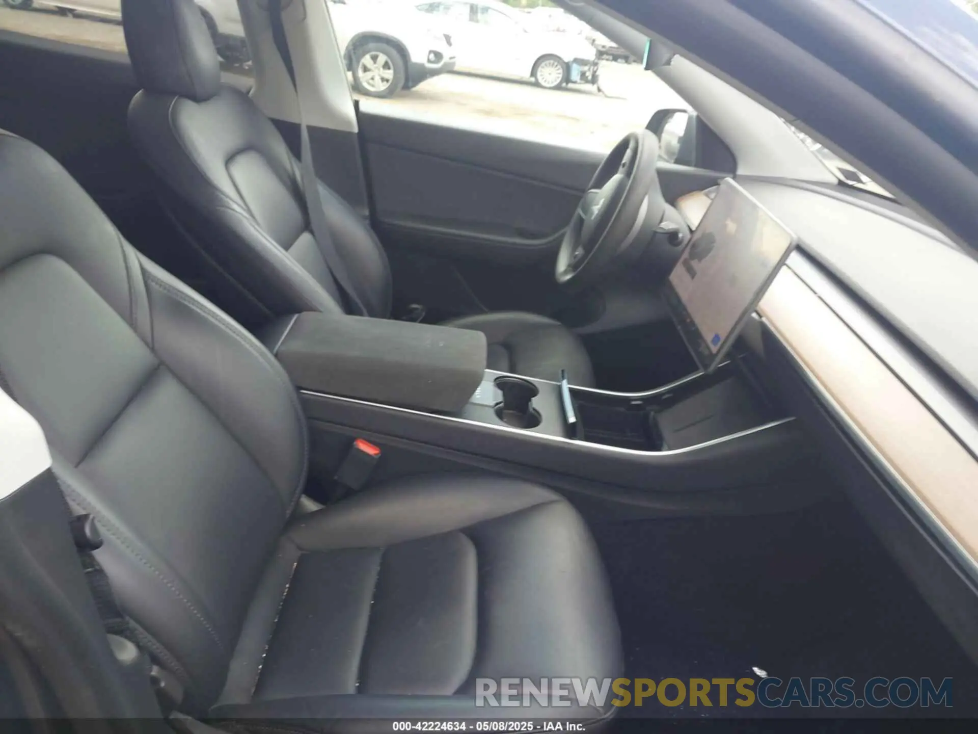 5 Photograph of a damaged car 5YJYGDEE6MF070068 TESLA MODEL Y 2021