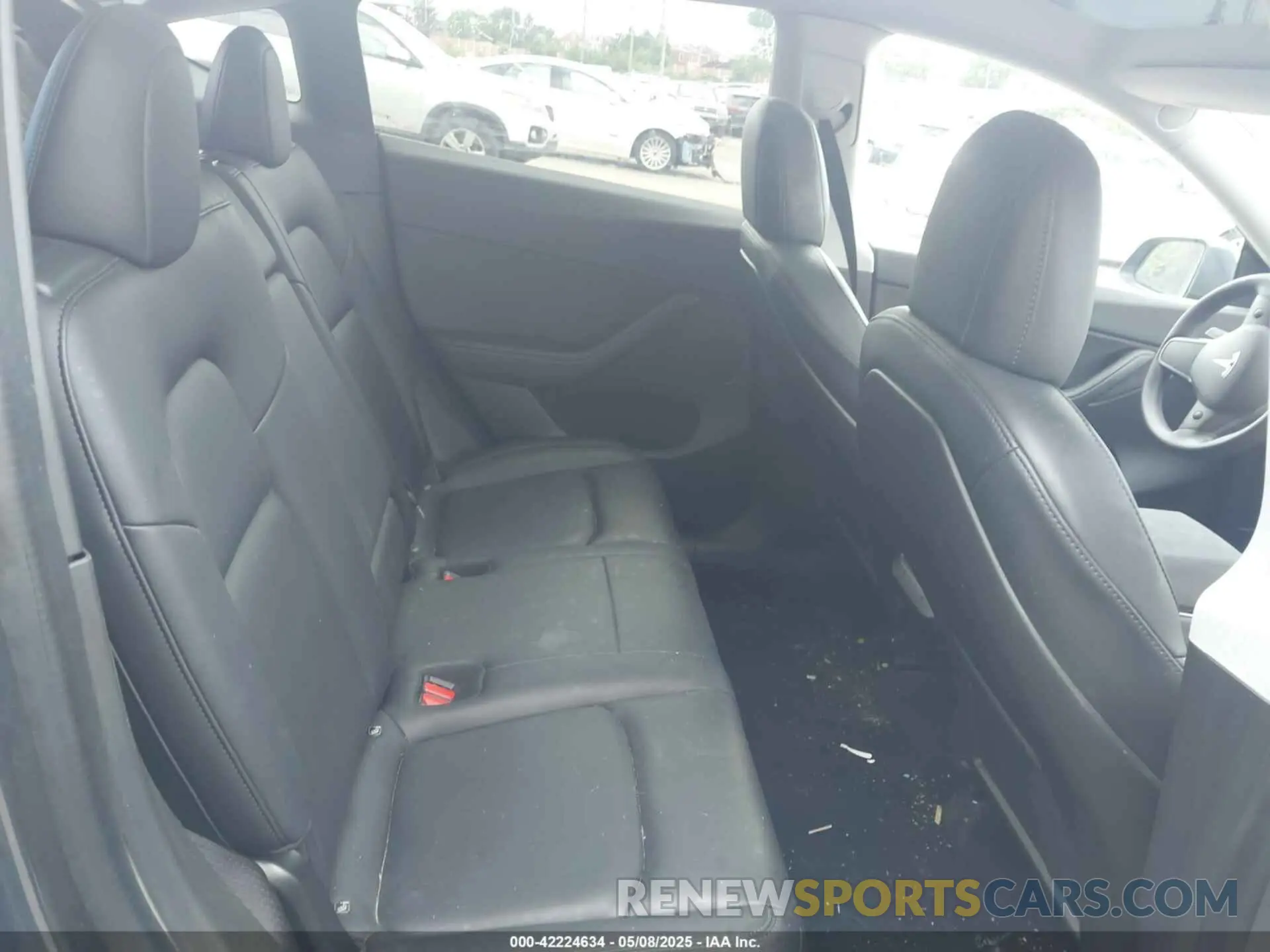 8 Photograph of a damaged car 5YJYGDEE6MF070068 TESLA MODEL Y 2021