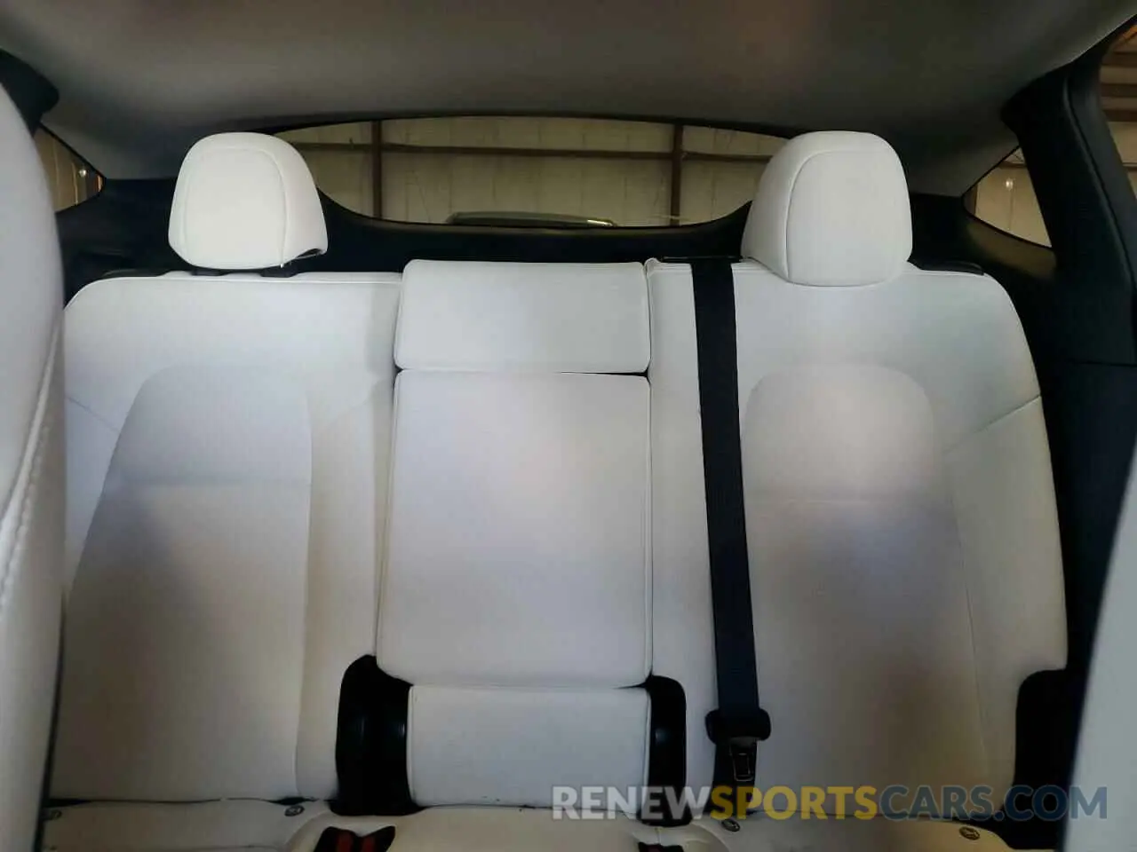 10 Photograph of a damaged car 5YJYGDEE6MF072824 TESLA MODEL Y 2021