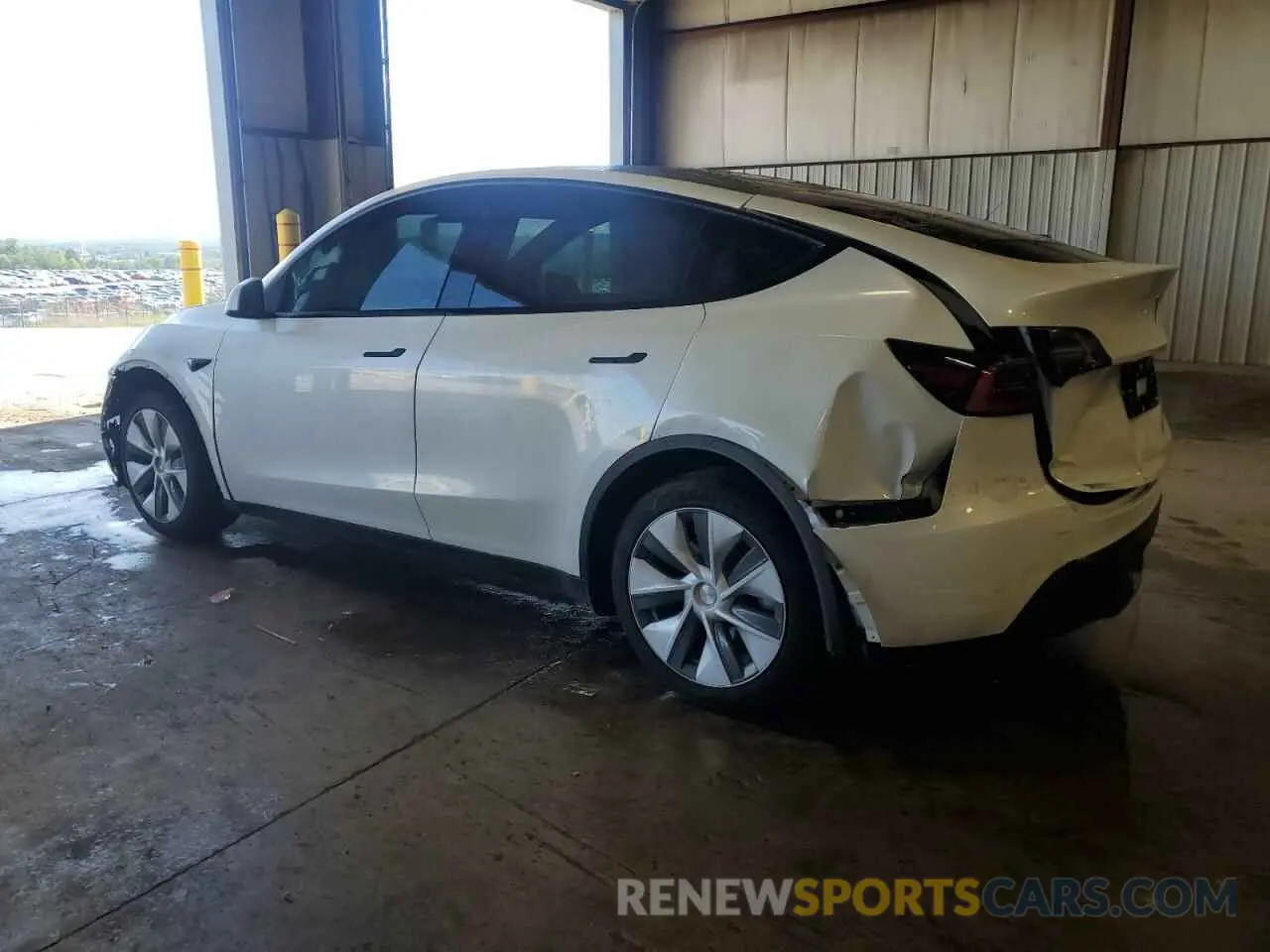 2 Photograph of a damaged car 5YJYGDEE6MF072824 TESLA MODEL Y 2021
