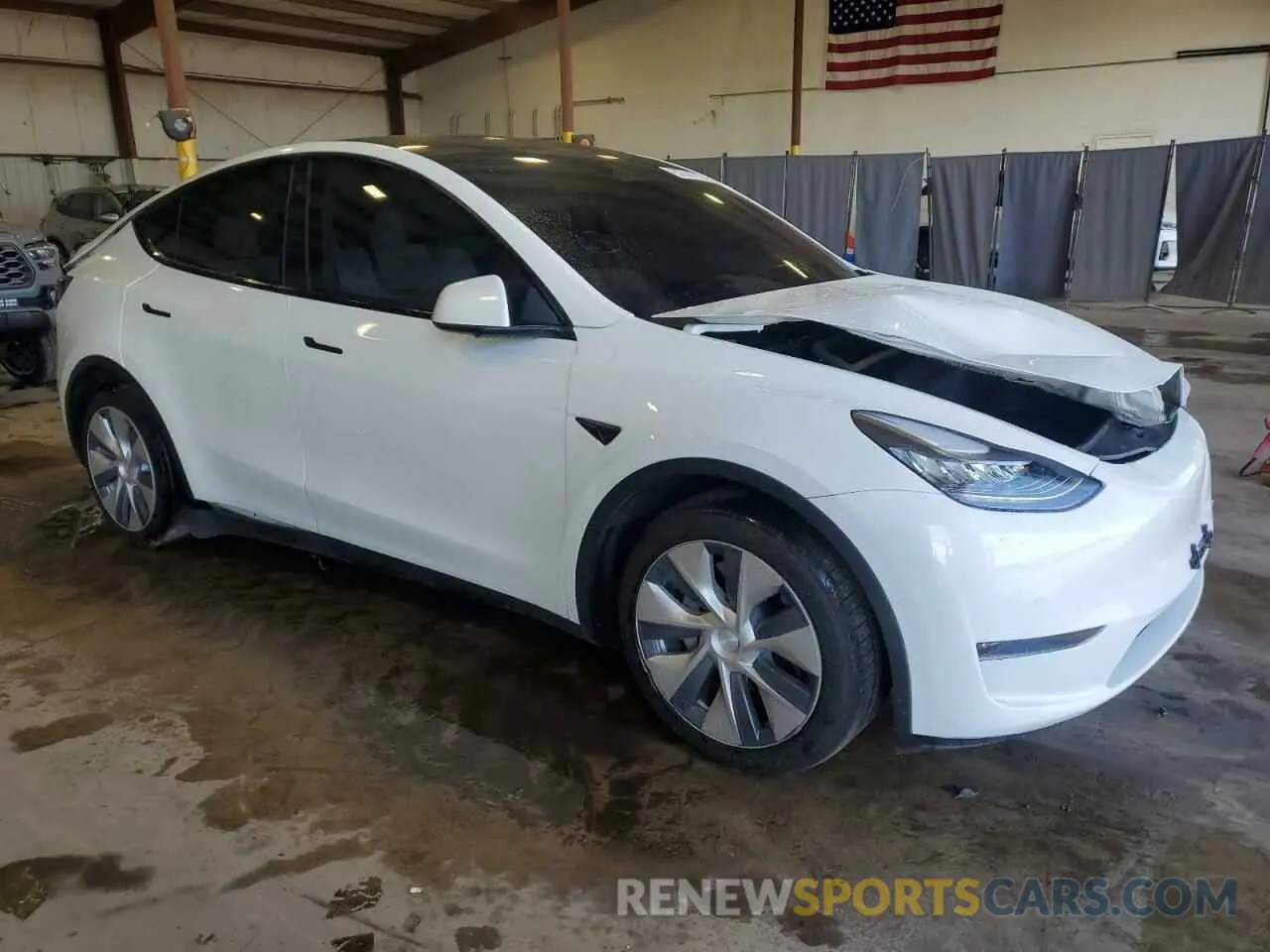 4 Photograph of a damaged car 5YJYGDEE6MF072824 TESLA MODEL Y 2021