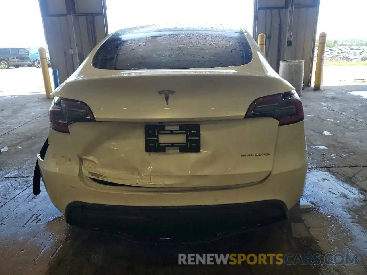 6 Photograph of a damaged car 5YJYGDEE6MF072824 TESLA MODEL Y 2021